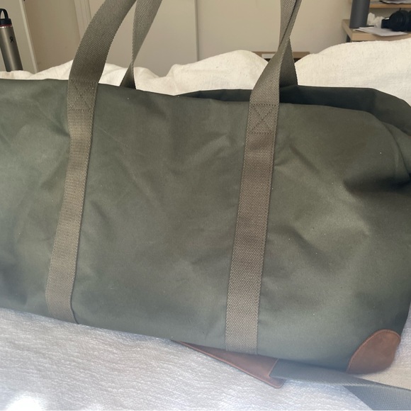 Stubble and Co | The Weekender XL in Olive NWOT - Picture 4 of 8